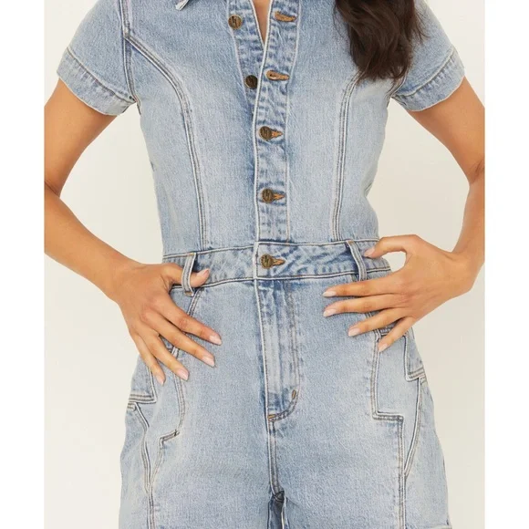 ROLLA'S X AC/DC LIGHT WASH LIGHTENING SHORT SLEEVE DENIM ROMPER NWT M /10 - Picture 4 of 6